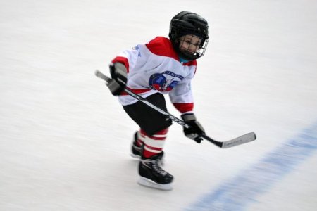 Как обучают хоккею детей